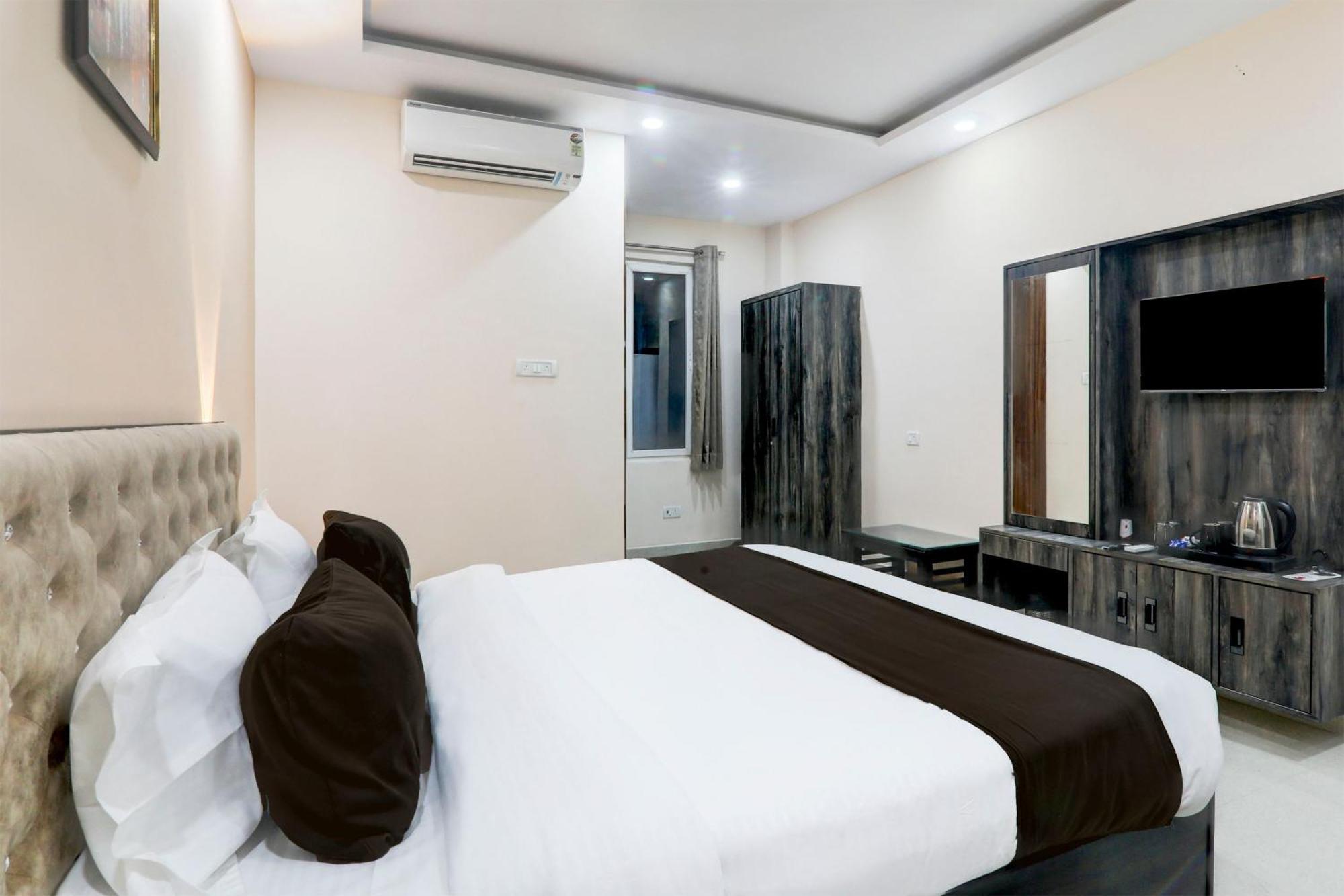 Super Townhouse Gls International Hotel Lucknow Luaran gambar