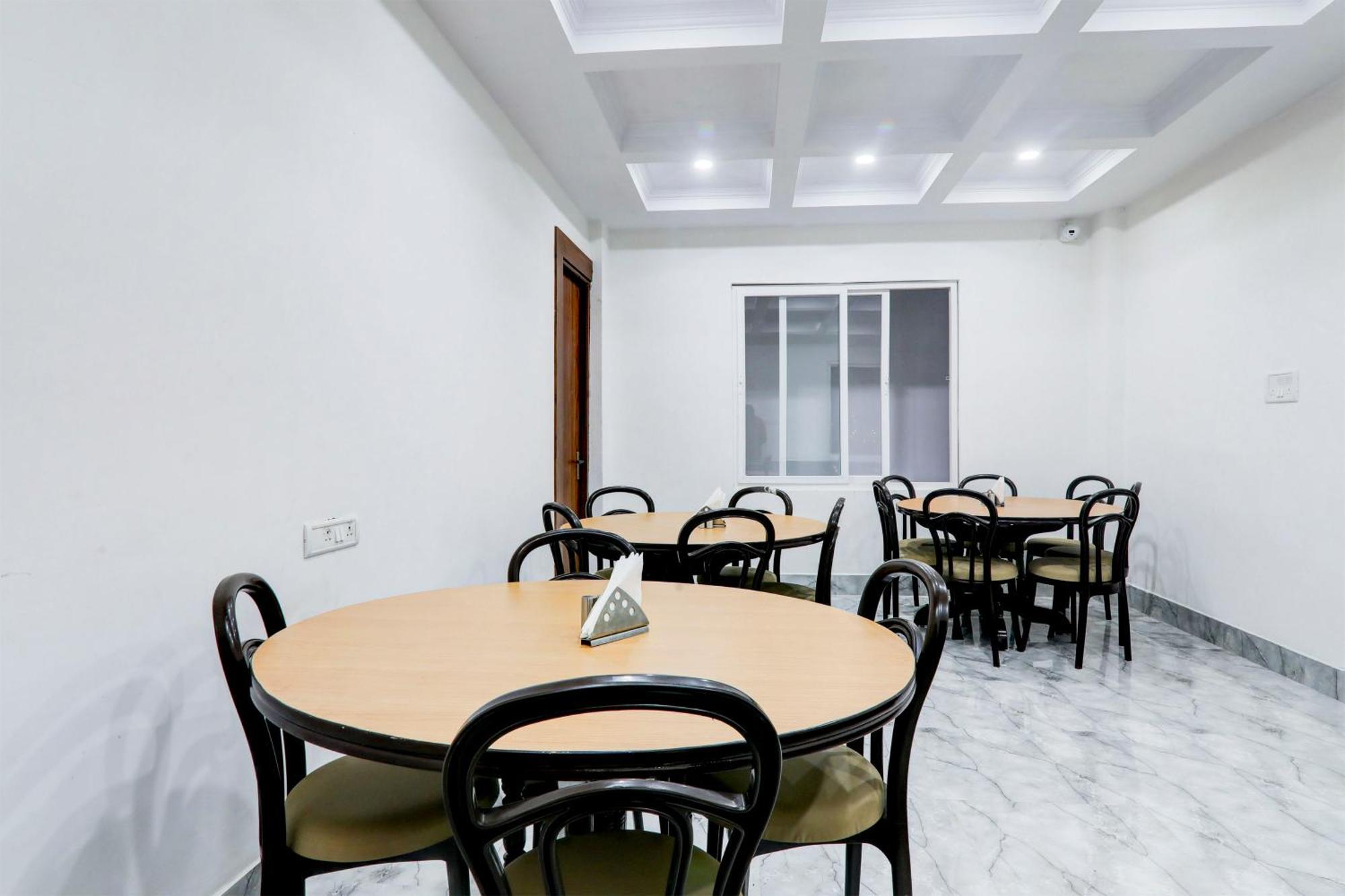 Super Townhouse Gls International Hotel Lucknow Luaran gambar