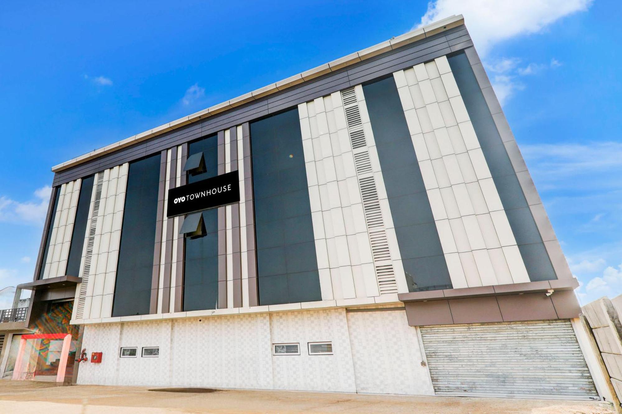 Super Townhouse Gls International Hotel Lucknow Luaran gambar