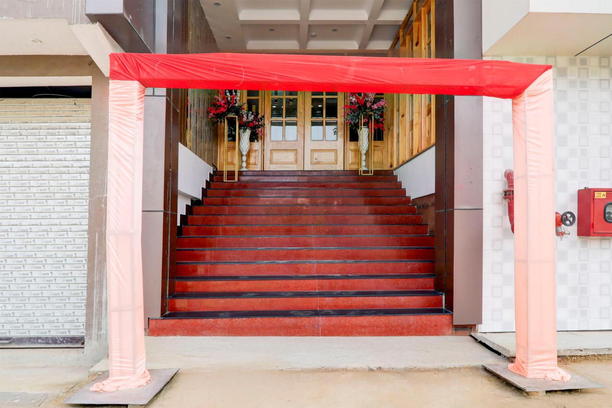 Super Townhouse Gls International Hotel Lucknow Luaran gambar